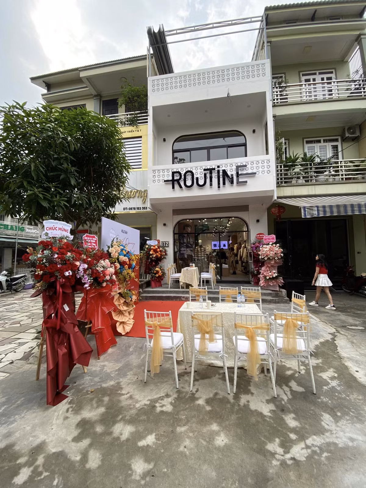 Nguoi tre kiem tien mua Tet, nguoi 