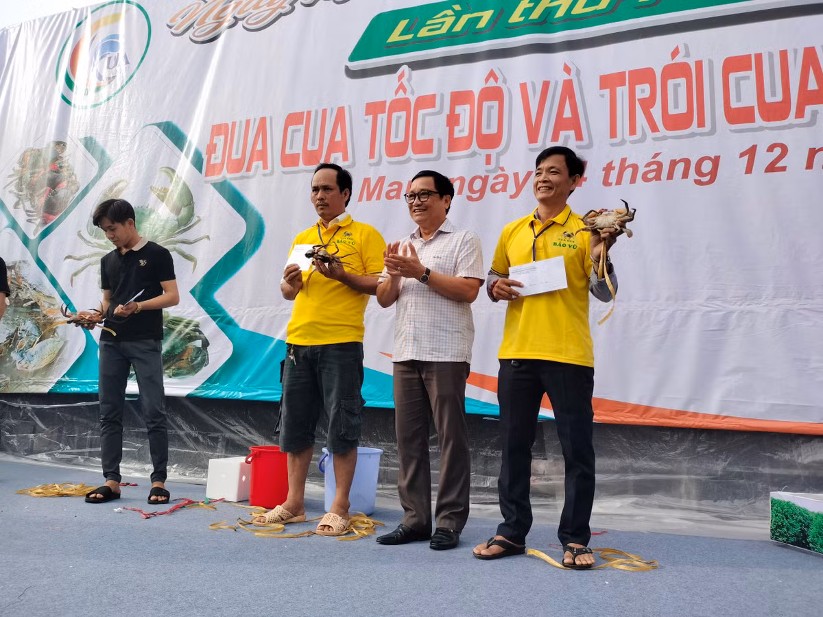 Cà Mau lần đầu tiên thi đua cua tốc độ - Hình 2 Ca Mau lan dau tien thi dua cua toc do-Hinh-2