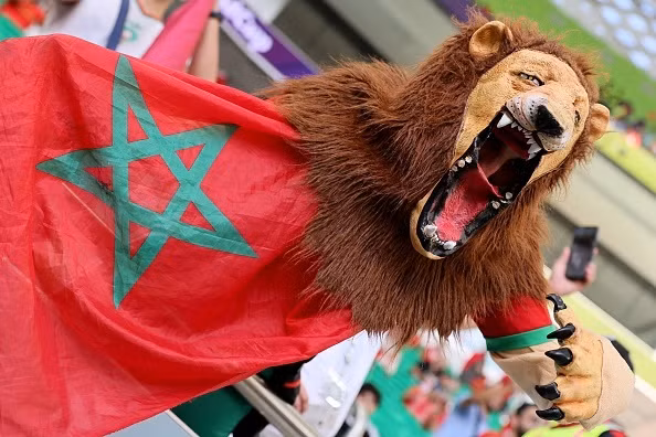 Bi 0-2 Morocco: Hang cong im tieng, 