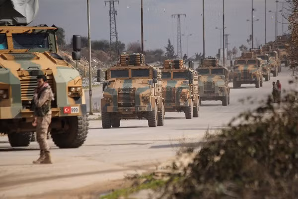 Tho Nhi Ky oanh kich Quan doi Syria, nguoi Kurd tren chien truong Aleppo