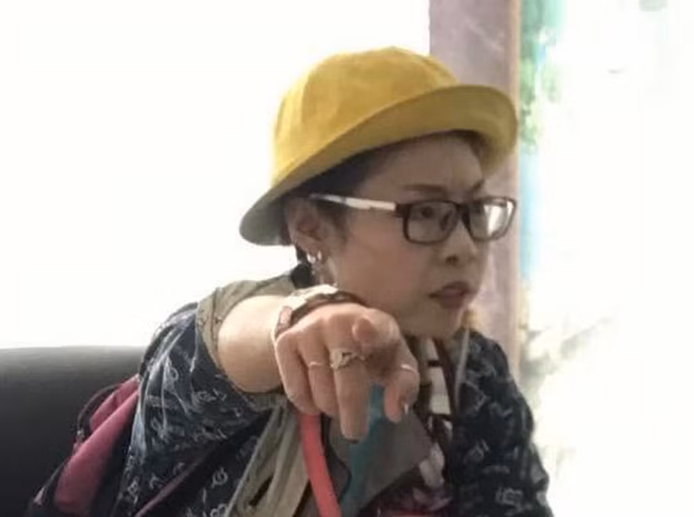 Đúng như lời bác sĩ Phương, sau khi ra viện, Bella có một thời gian không xuất hiện.