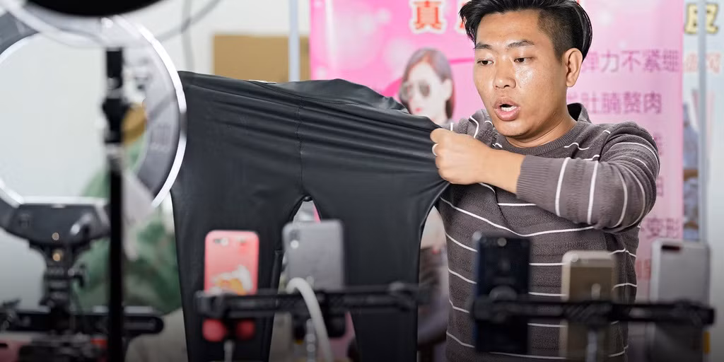 Om mong lam giau, gioi tre Trung Quoc do xo den 'lang livestream'