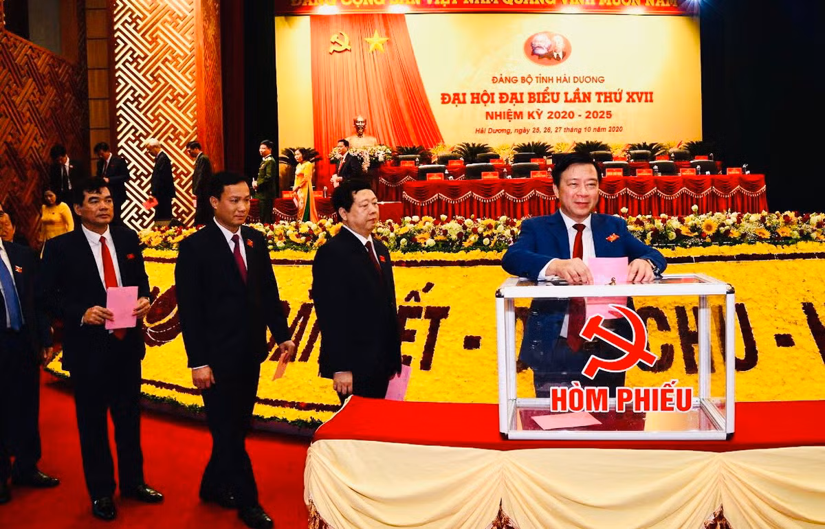 Ong Pham Xuan Thang duoc bau lam Bi thu Tinh uy Hai Duong-Hinh-2