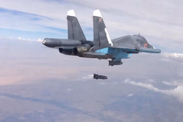 Các chiến dịch không kích của Nga tại Syria dù có chi phí thấp hơn rất nhiều so với liên minh chống IS của phương Tây do Mỹ đứng đầu nhưng hiệu quả nó mang đến lại là lớn nhất. Đối với Moscow sẽ không có chuyện nương tay hay thỏa hiệp với các tổ chức khủng bố, chúng chỉ có hai còn đường một là đầu hàng, hai là chết. Nguồn ảnh: Mother Jones.