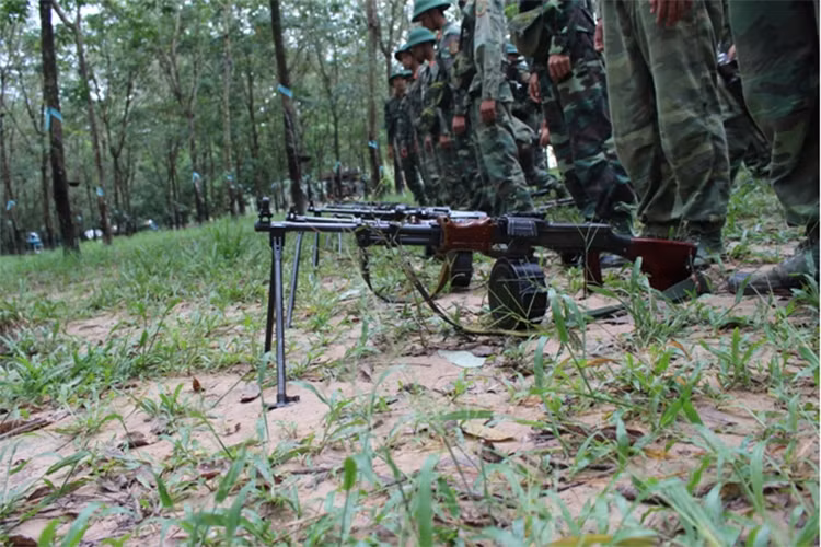 "Thẳng hàng".