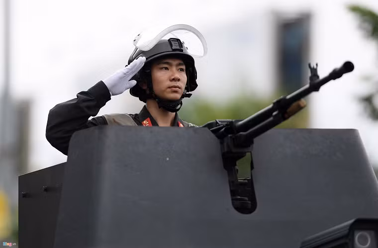 Những chiến sĩ tham gia bảo vệ APEC đợt này đều được tuyển chọn rất cẩn thận. Họ là những người có sức khỏe tốt, nhanh nhẹn, thành thục võ thuật và làm chủ vũ khí, khí tài.