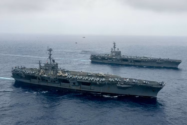 Do đó với những gì đang diễn ra hiện tại rất có khả năng Washington đang muốn duy trì thường trực ở Đông Bắc Á và đặc biệt là gần Bán đảo Triều Tiên hai biên đội tác chiến tàu sân bay như họ từng thường làm vài năm trước. Thay vì chỉ một biên đội tàu sân bay luân phiên nhau như hiện nay. Nguồn ảnh: twitter.com.