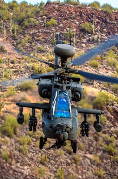 AH-64 Apache có hai cánh phụ bên hông với các mấu treo có thể mang theo 16 tên lửa chống tăng AGM-114 Hellfire, giá phóng rocket không điều khiển Hydra 70 mm, tên lửa không đối không tầm thấp AIM-92 Stinger. Ảnh: Boeing.