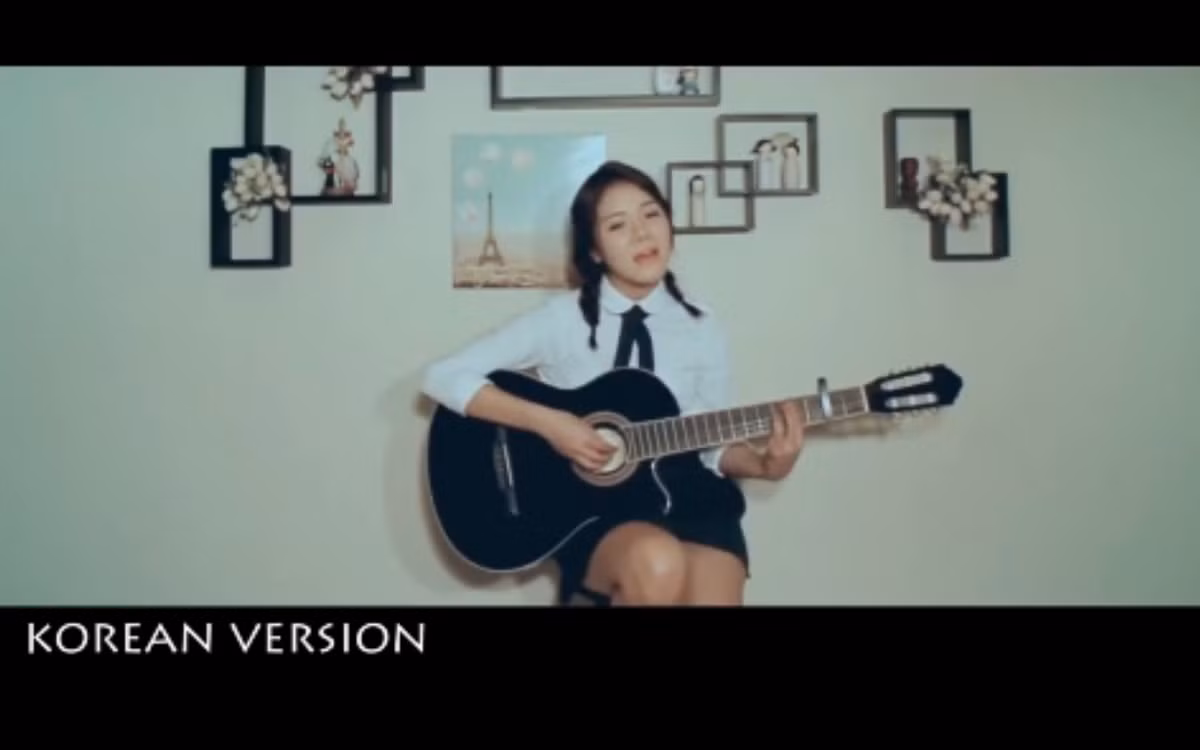 Mina, tên tiếng Việt là Vũ Ngân Hương là hot girl gốc Việt đang sinh sống, làm việc tại Mỹ. Cô nàng xinh như búp bê từng khiến dân mạng Việt chao đảo, nhiều chàng trai thầm thương trộm nhớ bằng giọng hát cực hay và loạt clip cover bằng 5-6 thứ tiếng.