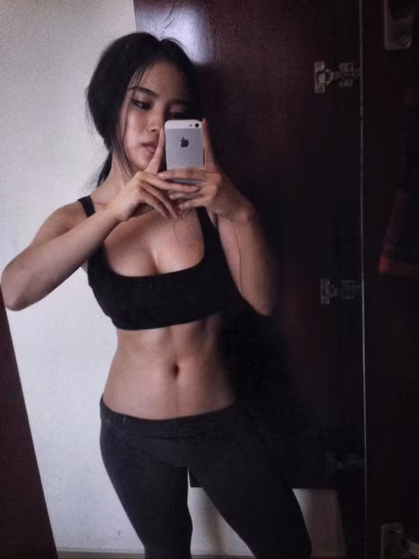 Phương Thảo từng được biết đến với câu chuyện giảm cân nhanh đến chóng mặt (4kg trong 10 ngày), tuy nhiên cô nàng cũng đã phải mất rất nhiều thời gian để tìm ra cách tập luyện khoa học, phù hợp với sức khoẻ và quỹ thời gian của bản thân.