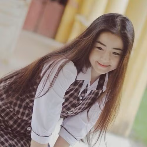 Theo tìm hiểu, vợ sắp cưới của Ba Duy tên thật là Nguyễn Nam Thương, sinh năm 1996, là sinh viên trường Đại học Sân khấu Điện ảnh, Hà Nội. Nam Thương là gương mặt không quá xa lạ với giới trẻ Việt, cô được biết đến với biệt danh hot girl Thanh Hóa, từng tham gia cuộc thi Miss Teen 2011 và gây ấn tượng mạnh bằng khuôn mặt rất barbie của mình.