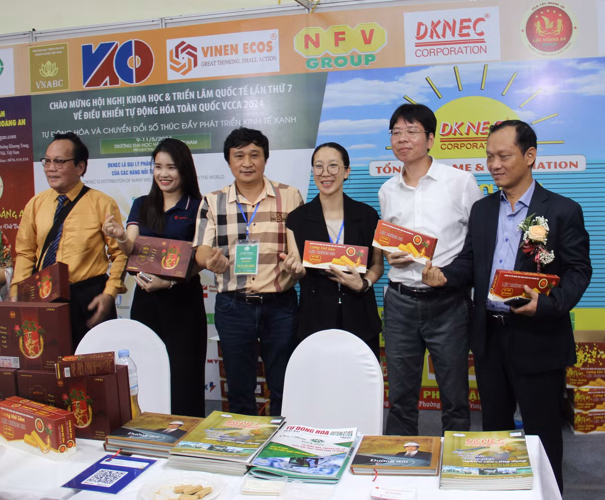 Trien lam quoc te lan thu 7 ve Dieu khien va Tu dong hoa-Hinh-12