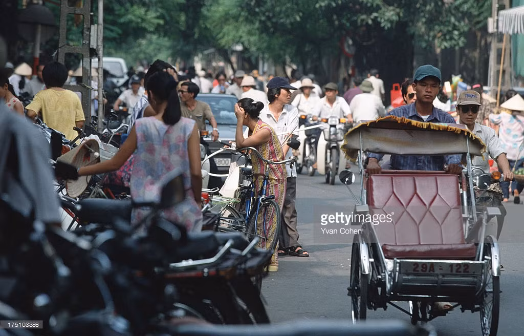 Xích lô chưa bị hạn chế, có thể bắt gặp ở tất cả các tuyến phố.