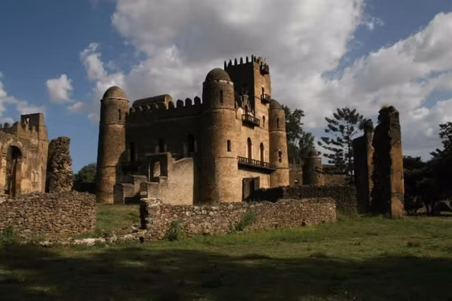 Từ hàng nghìn năm trước đây, người Ethiopia đã tin rằng có thêm một tháng sẽ có thêm sự may mắn. Đó là lý do khiến họ sáng tạo ra niên lịch 13 tháng, khác biệt hoàn toàn với thế giới.