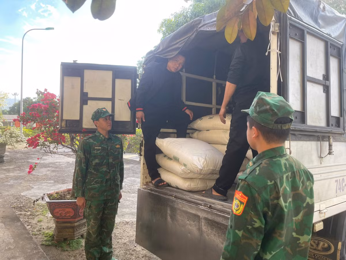 BĐBP Quảng Trị liên tiếp bắt các đối tượng buôn lậu, ma tuý - Hình 2 BDBP Quang Tri lien tiep bat cac doi tuong buon lau, ma tuy-Hinh-2