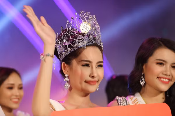 BTC HH Dai duong bi “to” bat thi sinh coi do truoc bac si nam-Hinh-2