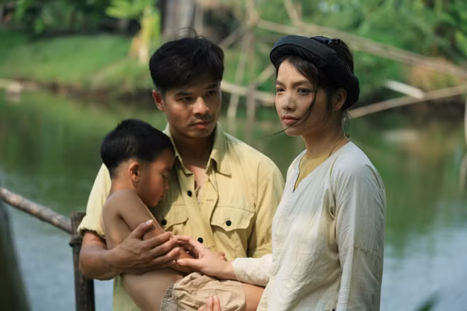 Sao “Thuong nho o ai” tiet lo hau truong xot xa sau canh ao yem