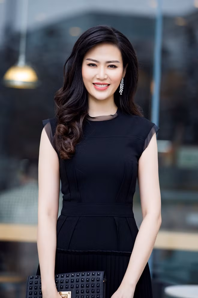 Hoa hau Thu Thuy bi to tung cuop chong chua cuoi cua em ho