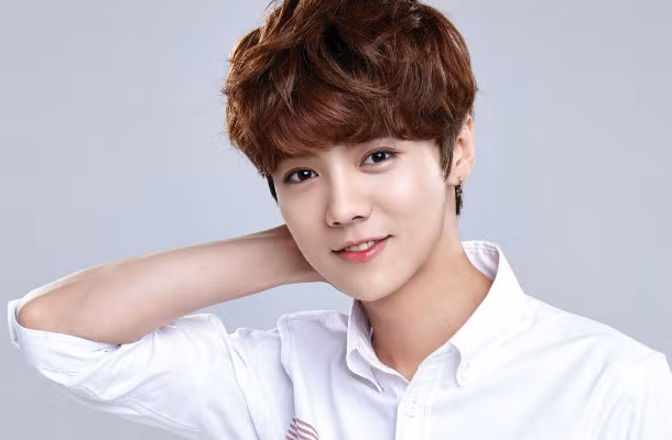 Fan tu tu, cua co tay khi Luhan cong khai yeu Quan Hieu Dong-Hinh-3