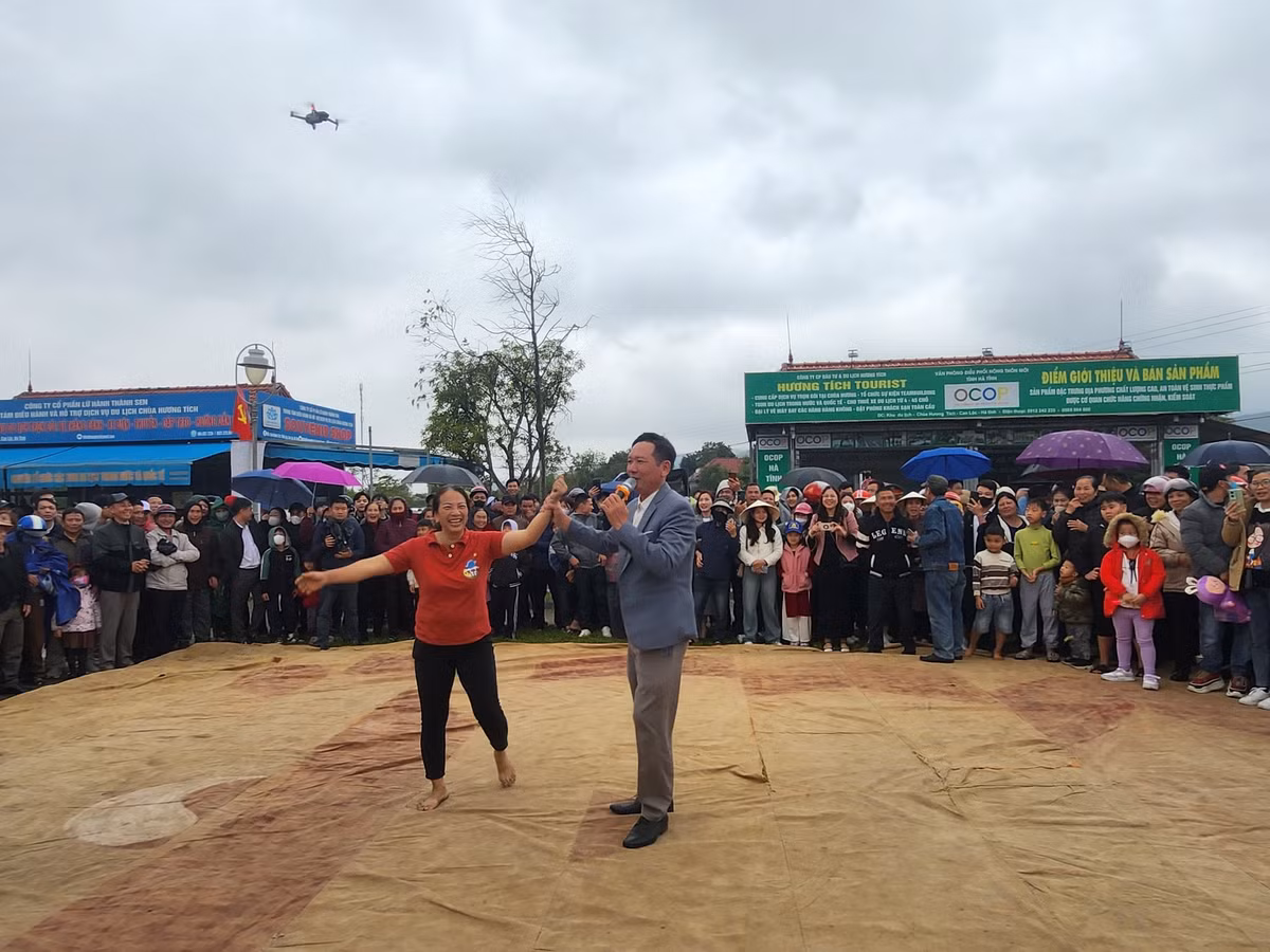 Du khach soi noi 