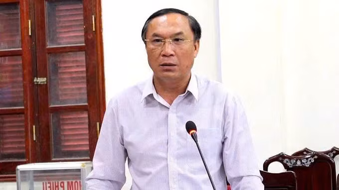 Nhiều lãnh đạo chủ chốt ở Hà Tĩnh, Quảng Bình xin nghỉ hưu Nhieu lanh dao chu chot o Ha Tinh, Quang Binh xin nghi huu