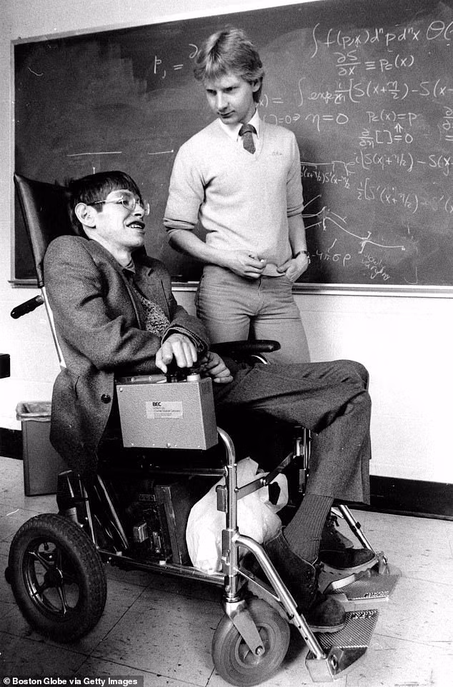 Dự đoán của Hawking nằm trong các tài liệu được công bố sau khi nhà vật lý qua đời.