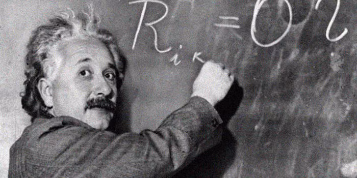 Sau lá thư trên, Einstein viết một số bức thư khác gửi cho chính phủ Mỹ.
