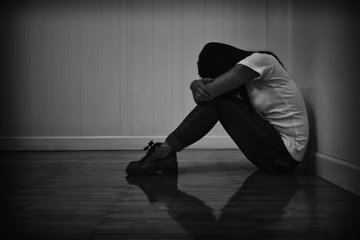 Những hình ảnh này hằn sâu vào tâm trí của trẻ em cũng như người lớn khiến họ dần mắc chứng sợ bóng tối.