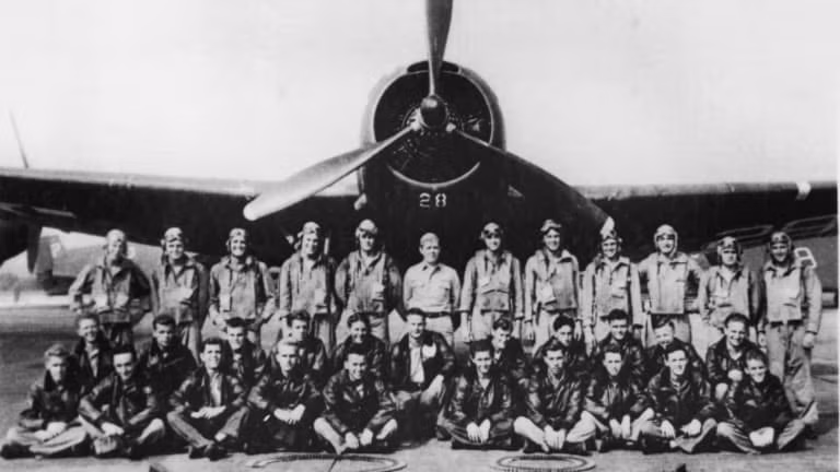 Vụ mất tích này xảy ra vào ngày 5/12/1945. Khi ấy, Phi đội số 19 gồm 14 phi công làm nhiệm vụ trên 5 oanh tạc cơ ngư lôi TBM Avenger.