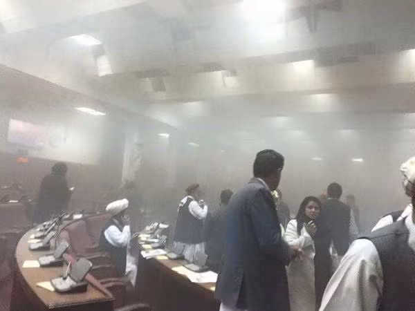 Taliban tan cong toa nha Quoc hoi Afghanistan o Kabul