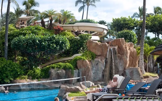Khu nghỉ dưỡng và spa Westin Maui, Kaanapali, Hawaii, Mỹ. Với những thác nước, bể bơi và phong cảnh tuyệt đẹp chắc chắn sẽ mang đến cho bạn những trải nghiệm thú vị.