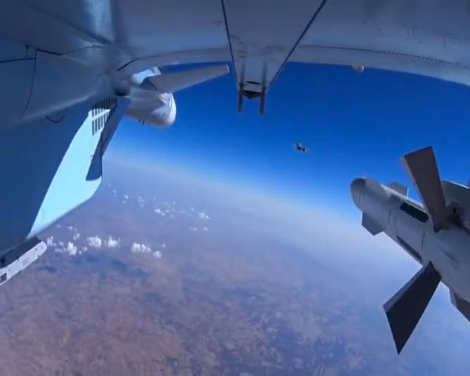 Nga khong kich muc tieu IS tai Syria nhin tu tren cao-Hinh-3