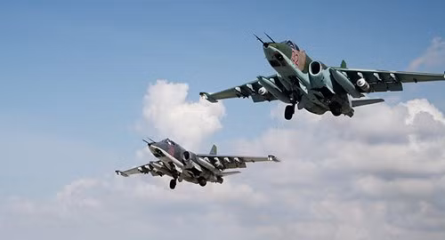 Trong tuần qua, Moscow tiếp tục chiến dịch không kích IS tại Syria, phá hủy nhiều mục tiêu IS và tiêu diệt các chiến binh khủng bố. Ảnh: Các chiến đấu cơ Nga tham gia chiến dịch không kích IS ở căn cứ không quân Khmeimim, Syria.
