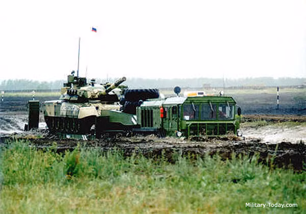 KZKT-7428 trang bị động cơ diesel tuabin tăng áp YaMZ-8401.10-14 công suất 650 mã lực gắn ở đầu xe cho tốc độ hành trình lên tới 65km/h trên đường bằng, dự trữ hành trình 700km. KZKT-7428 có thể hoạt động trong điều kiện khí hậu khắc nghiệt -50 tới +50 độ C.