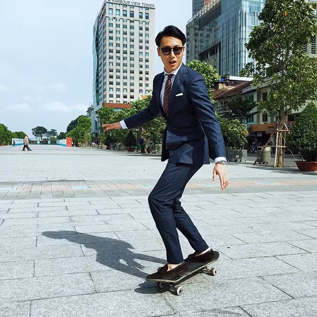 Dù có ngoại hình cực chuẩn, giọng hát hay và phong cách “miễn chê” nhưng Rocker Nguyễn vẫn chưa hài lòng về bản thân. Chàng trai 22 tuổi tự nhận bản thân còn rất kém trong việc nói, sử dụng tiếng Hoa nên hiện đang có gắng dành nhiều thời gian để trau dồi khả năng này.