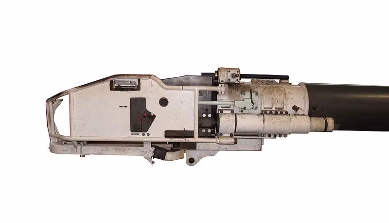 Trong ảnh là khóa nòng của khẩu pháo CN-105 F1 trên AMX-30, khẩu này có thể bắn hầu hết các loại đạn tiêu chuẩn 105mm của khối NATO. Cơ số đạn 47 viên. Nguồn ảnh: Wikipedia