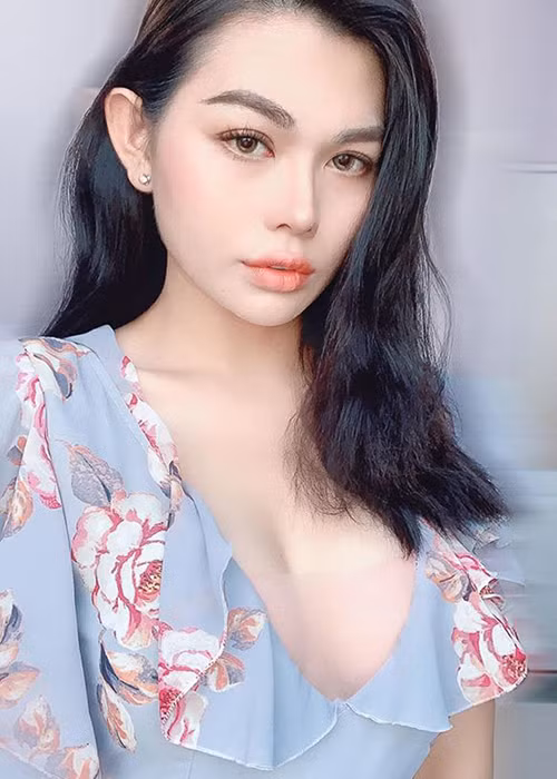 Khiết Anh sinh năm 2001, cao 1m76, có số đo hình thể 94-60-96. Ảnh: Dân Việt
