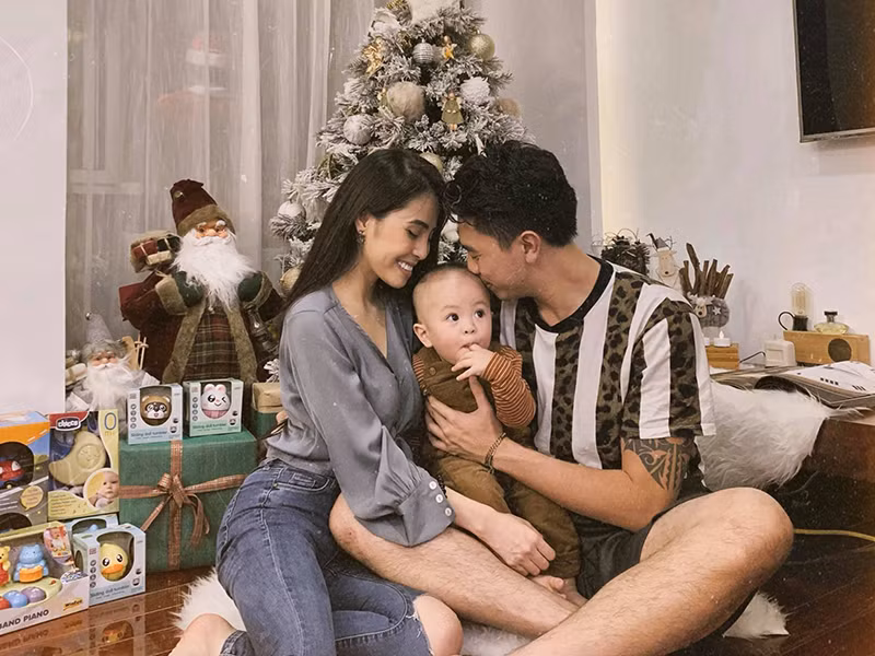 Qua dòng trạng thái mừng sinh nhật, Kiều Anh vướng nghi vấn mang bầu lần 2 khi viết từ "các con" trong khi cặp đôi hiện có một cậu con trai 3 tuổi.