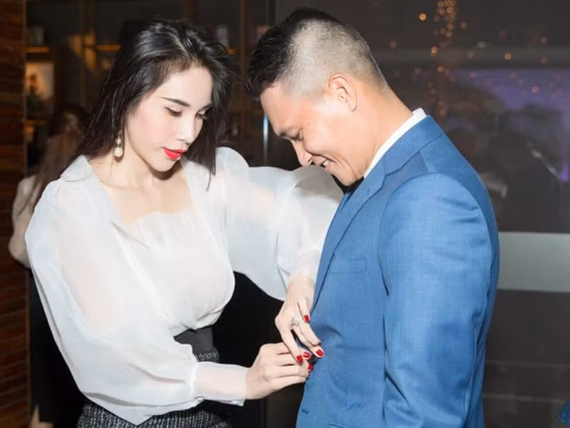 Thủy Tiên khéo chiều chồng. Cô không nề hà nấu bất cứ món gì Công Vinh thích.