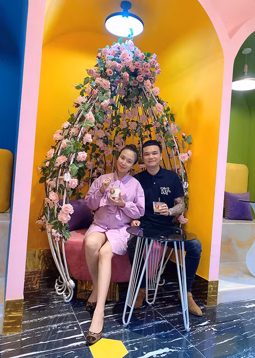 Khắc Việt và Thanh Thảo đón hai con gia nhập tổ ấm sau 2 năm về chung một nhà.