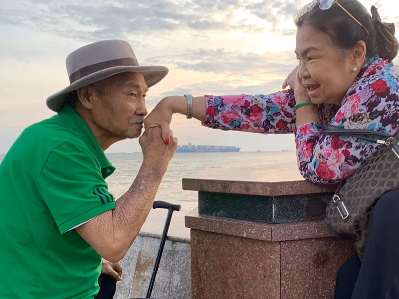 Nghệ sĩ Lý Hương - con gái nghệ sĩ Lý Huỳnh thường xuyên chia sẻ hình ảnh tình cảm của bố mẹ dù sống chung được 50 năm.