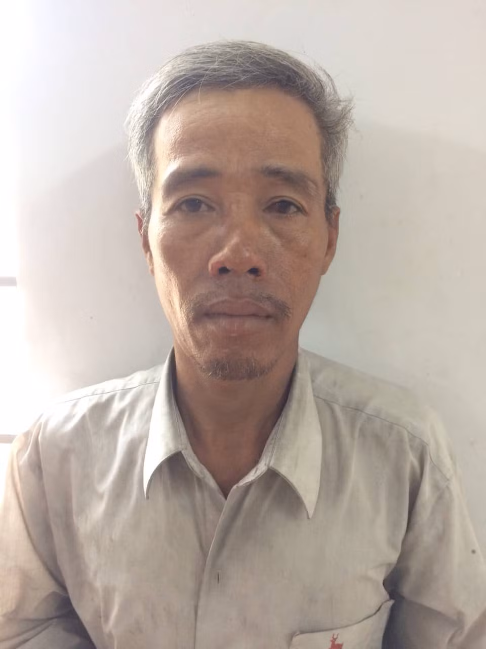 Phong hoa dot phong tro vi ban gai khong cho ngu lai
