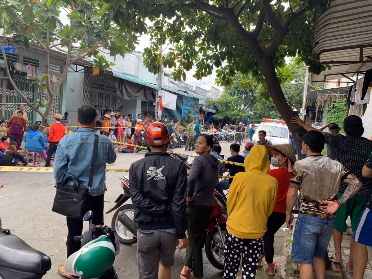 Người phụ nữ tử vong với vết nhiều cắt trên cổ trong phòng trọ Nguoi phu nu tu vong voi vet nhieu cat tren co trong phong tro