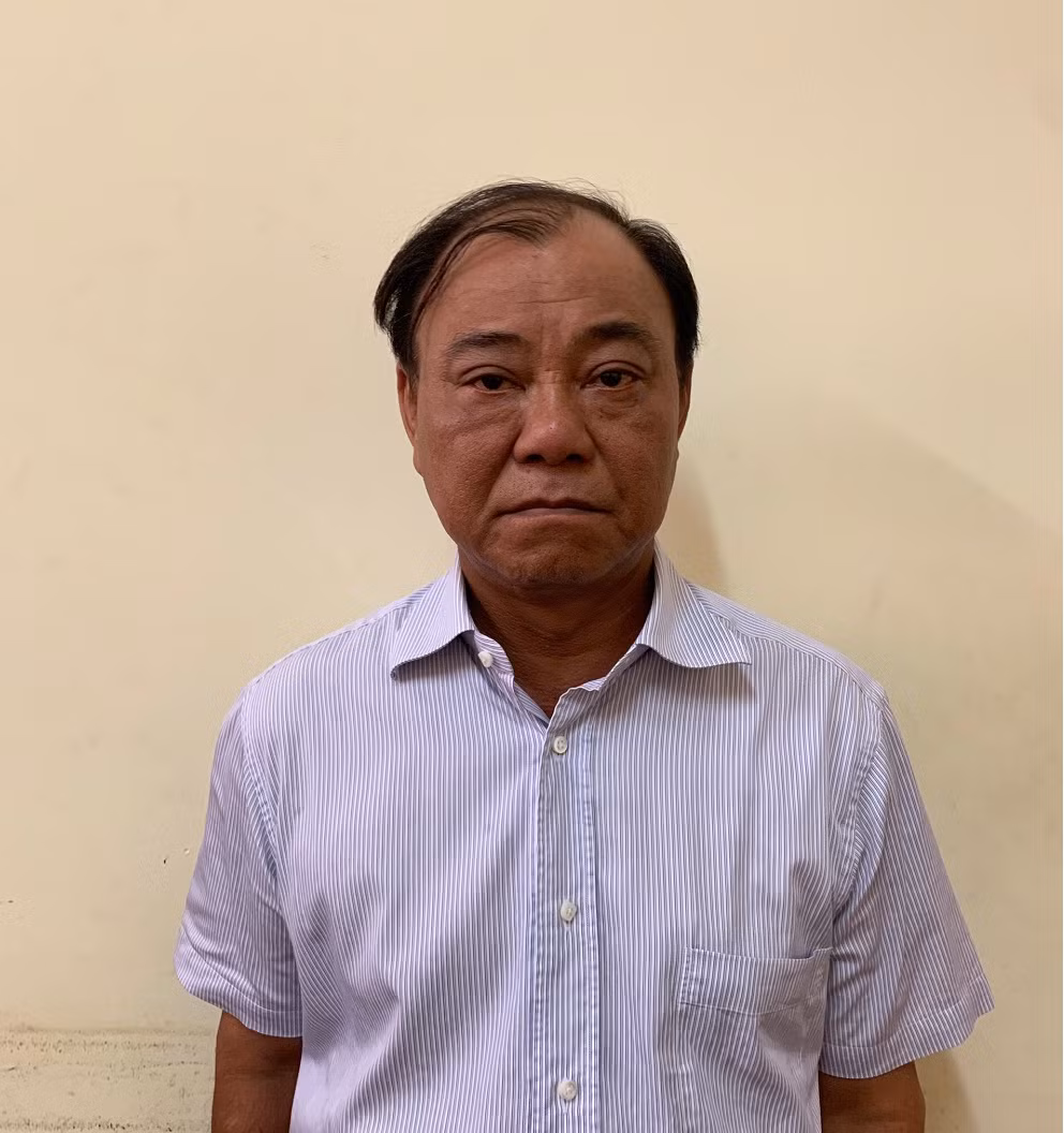 Khoi to, bat tam giam ong Le Tan Hung