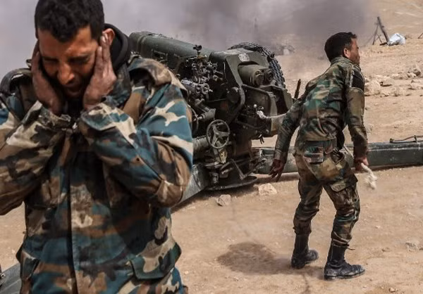 Trong nhiều chiến dịch khác, Quân đội Syria cũng sử dụng loại lựu pháo này. Được biết, pháo có tốc độ bắn nhanh, khung ba càng pháo cho phép pháo thay đổi góc hướng trong phạm vi 360 độ mà không cần di chuyển càng pháo.