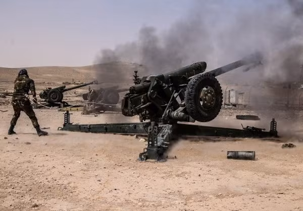 Một trong những loại vũ khí hạng nặng phổ biến được quân đội Syria sử dụng để giải phóng Palmyra là lựu pháo D30 122mm.