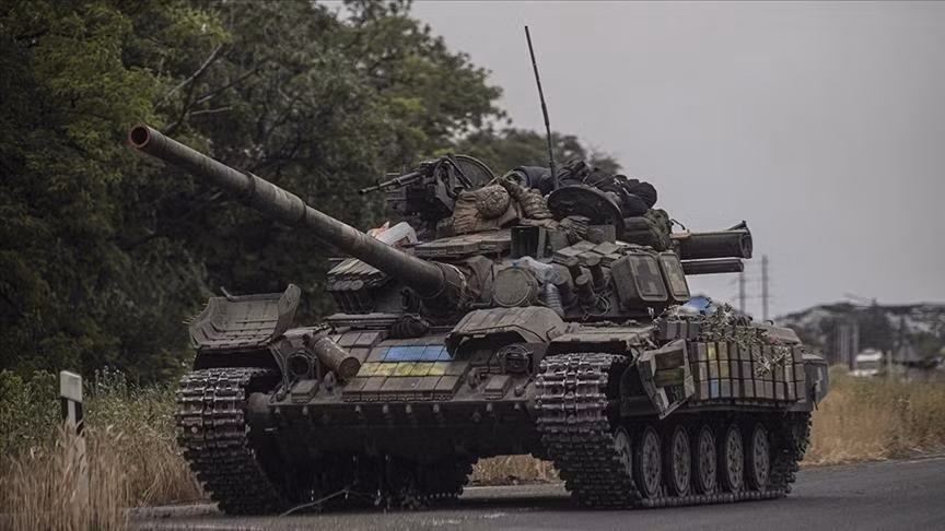 Việc Ukraine liên tiếp đề nghị phương Tây giao phương tiện tác chiến hạng nặng cho họ ngoài vấn đề tính năng nổi trội có lẽ còn mang dụng ý nữa, đó là đảm bảo cơ số dự trữ đề phòng xung đột kéo dài và nguồn cung bị gián đoạn.