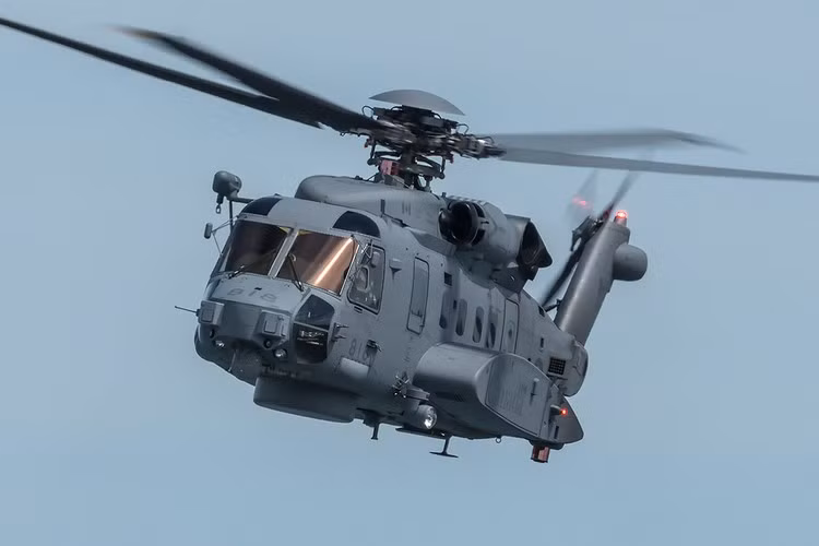 CH-148 có chuyến bay đầu tiên vào năm 2008, ước tính đã có 17 chiếc được bàn giao, trong tổng số 28 chiếc được Canada đặt hàng từ Mỹ.