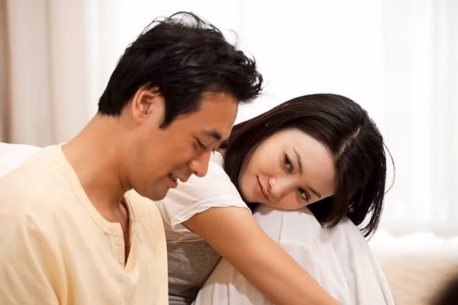 Trong lễ kỷ niệm ngày Dân số thế giới năm 2003, Trung Quốc đã tạo ra một chiếc bao cao su kích thước 80x100 m và đeo trùm nó lên một khách sạn ở Quế Lâm.