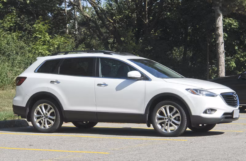 Mazda trieu hoi hon 200 nghin xe oto dinh loi tui khi
